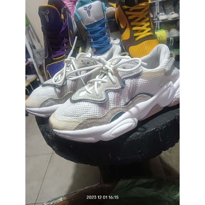 Adidas ozweego white