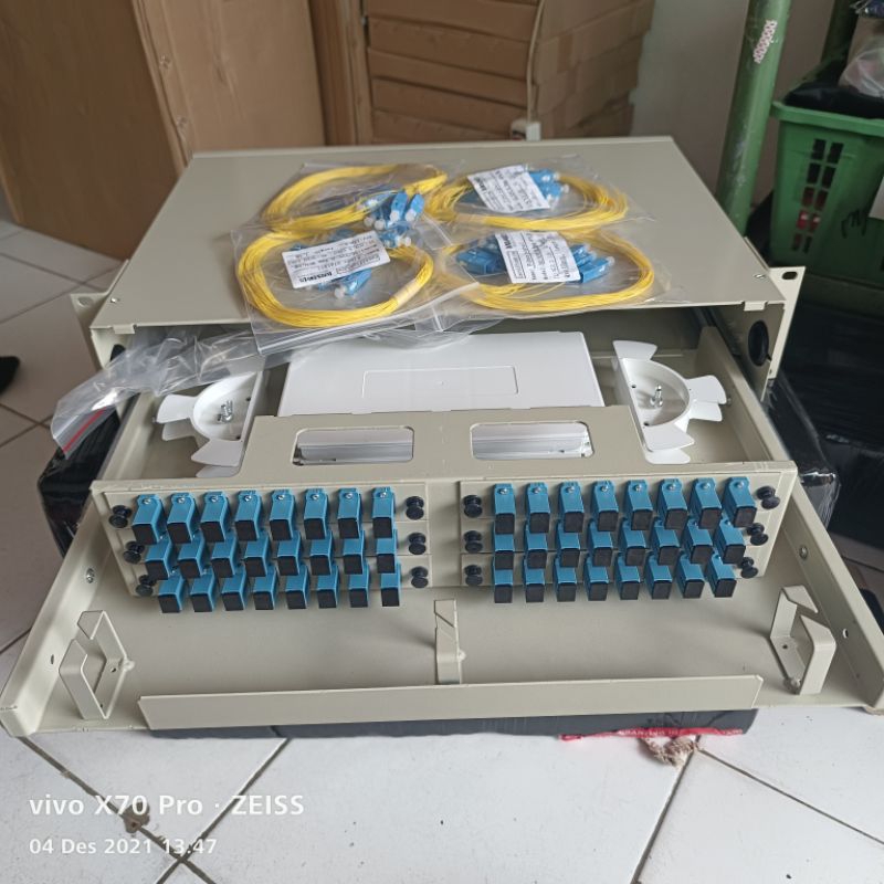 otb 48 core lengkap pigtail sc upc/ OTB 48 CORE LENGKAP PIGTAIL DAN ADAPTER SC UPC