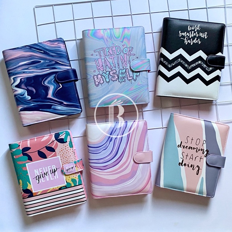 

Motif Terkini.. Bindermu READY Binder New 03 Printing Quotes Marble Holographic Kulit Anti Air 20ring A5 / 26ring B5 6ring A6 SST