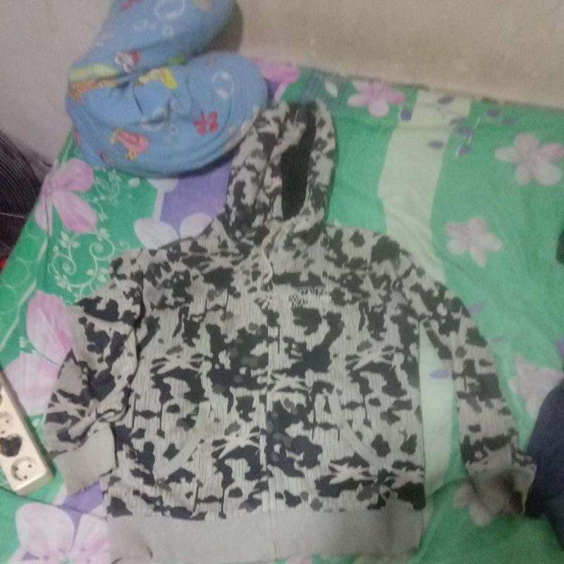 

JAKET STAR WARS UNIQLO