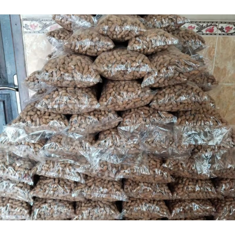 

Kacang goreng sangrai impor dari thailand / Camilan kacang goreng sangrai gurih dan renyah