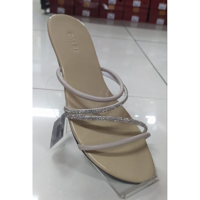 sandal teplek calbi