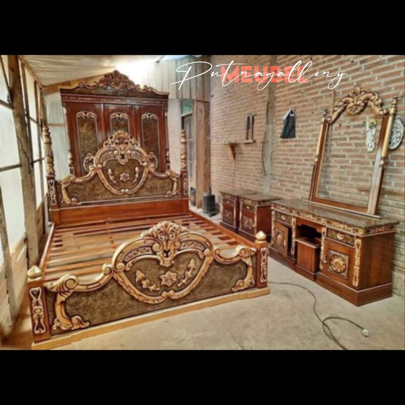 Set Kamar Tidur Cinta Ukir Kayu Jati Jepara Finishing Warna Natural Kombinasi Motif Marmer PGM-003