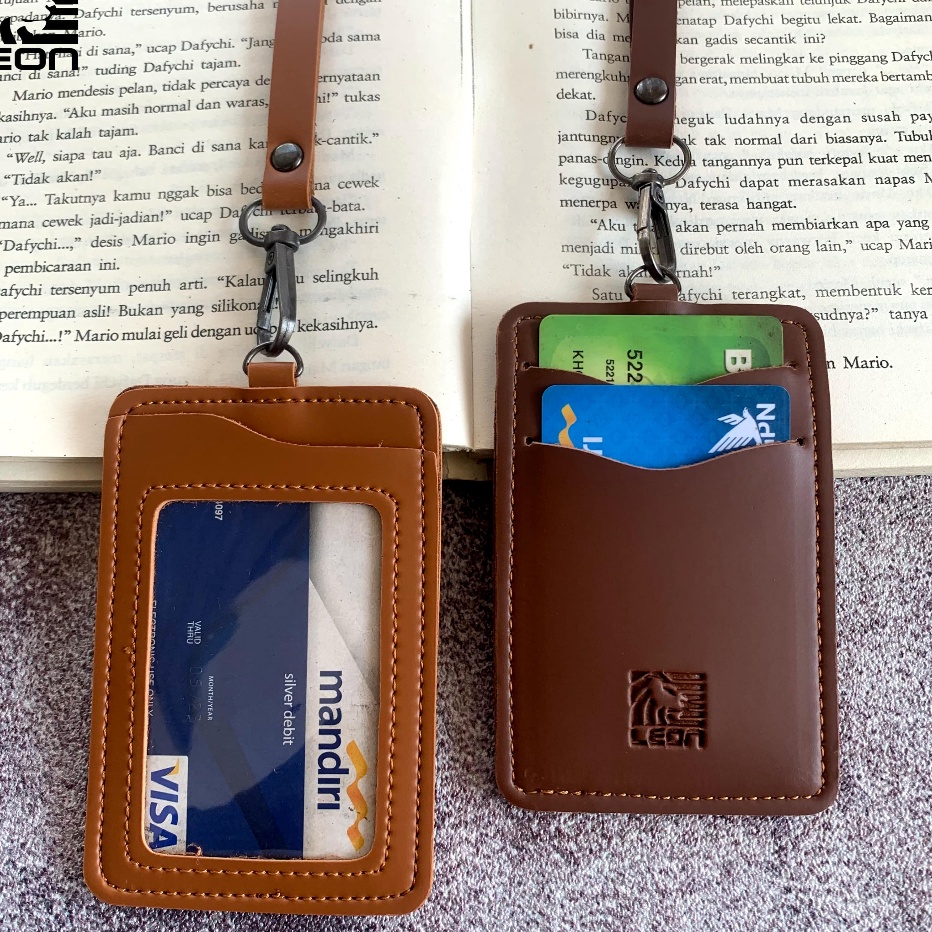

[KODE TGVT7] Name Tag Card Kulit Holder NTS038 Name Tag Kulit 3 Slot Kartu Card Kulit Termurah