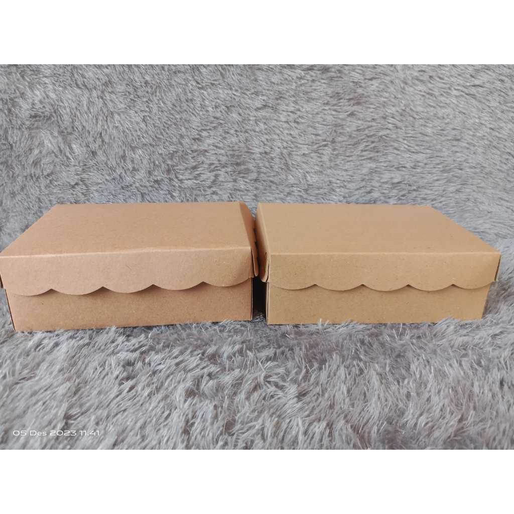 

Kotak Kraft/Coklat R7 300 gsm (BISA CUSTOM)