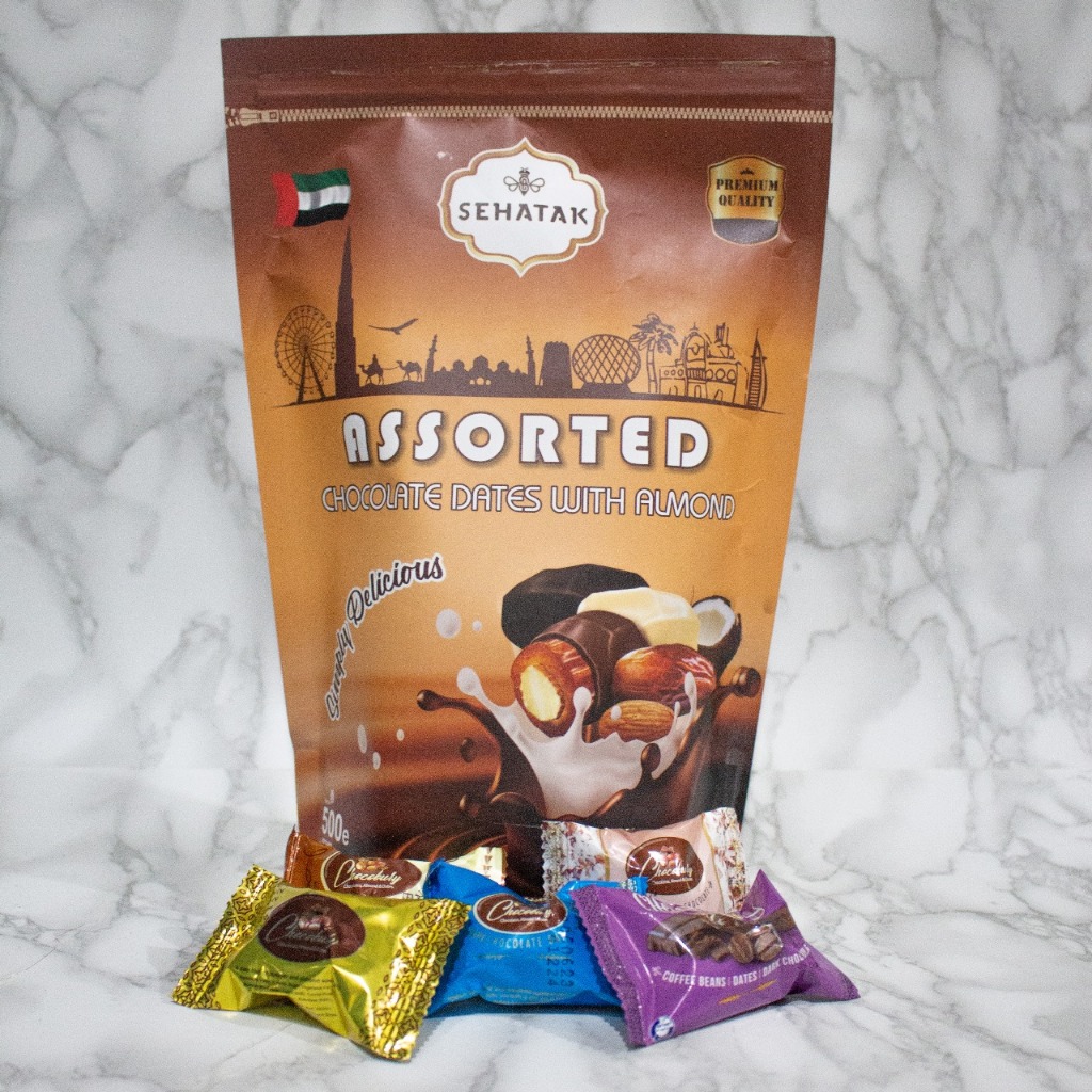 

Assorted Coklat isi Kurma Kacang Almond 500gr rasa MIX