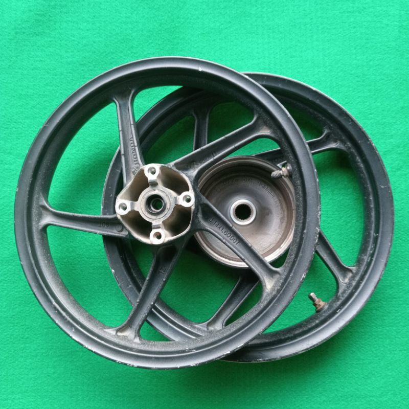 Velg orginal beat pnp vario 110 scopy bekas