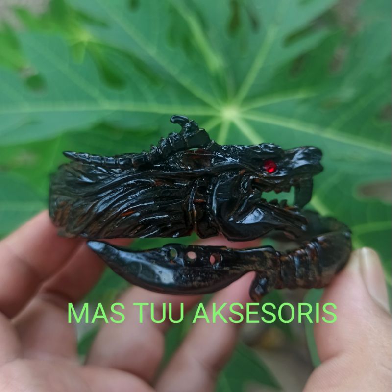 Gelang Akar Bahar Merah Natural Ukir Naga Vs Kujang Original100%