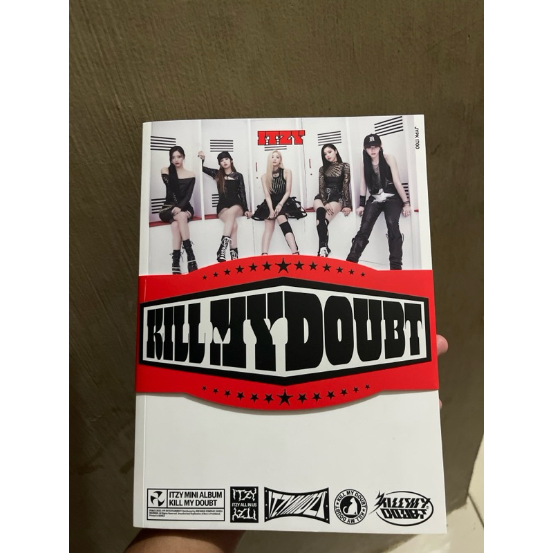 ITZY - Kill My Doubt Standard Album (Photobook D Version)