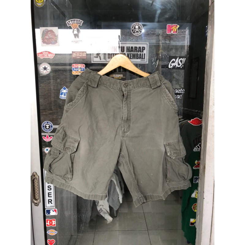 celana pendek cargo Carhartt
