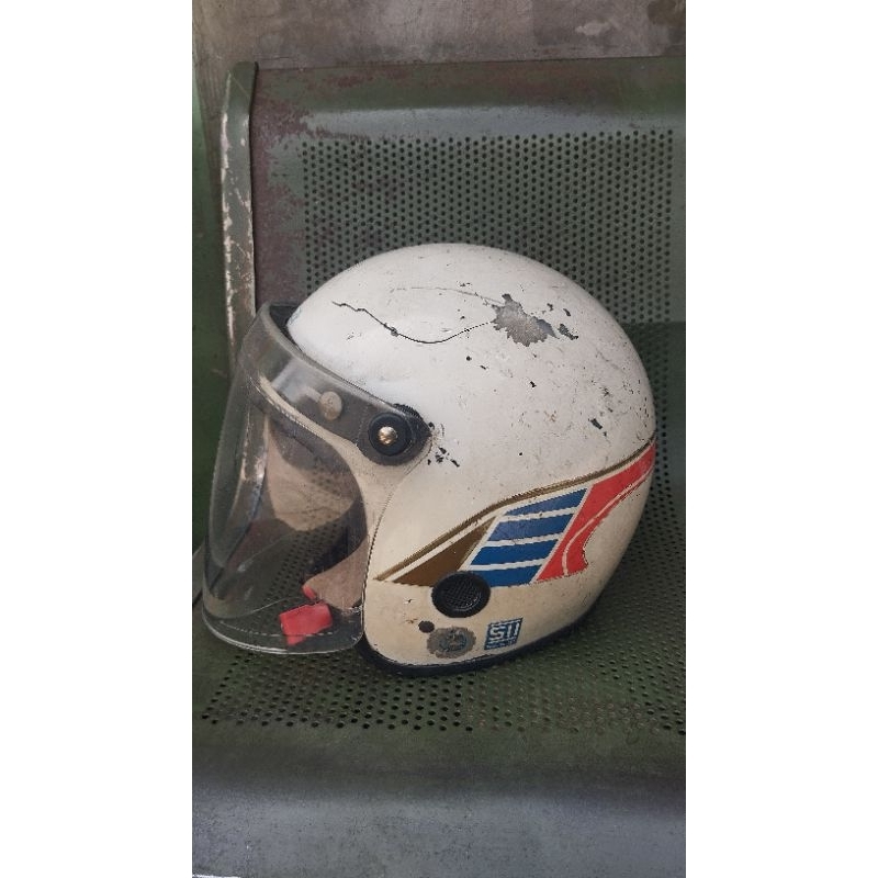 helm dmi classick lawasan