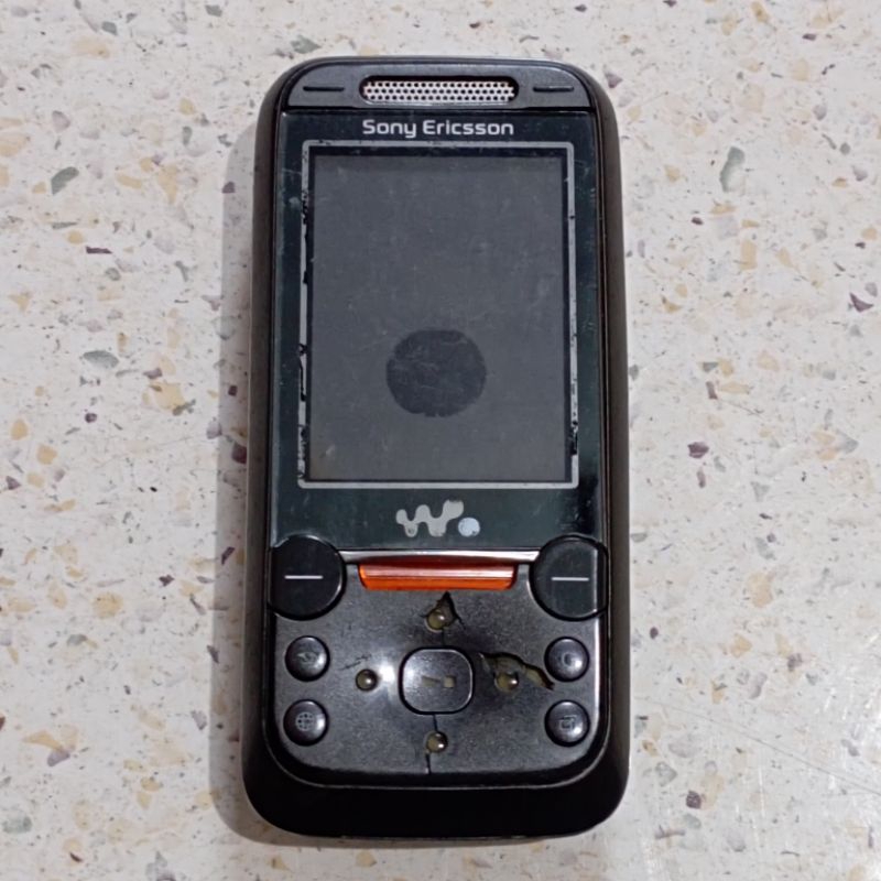 Handphone Sony Ericsson W830i gambling
