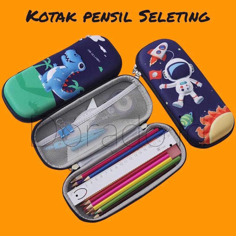 

ADL KOTAK PENSIL 3D Pensil Case Karakter Girl or Boy Tempat Pensil Anak Sekolah 3D Bahan EVA Anti Air 1 KG MUAT 12 Berat : 100 Gram Ukuran : 23 x 10 x 4.5 cm Bahan : EVA ( EVA adalah jenis busa yang memiliki fleksibilitas yang baik, elastisitas tinggi s