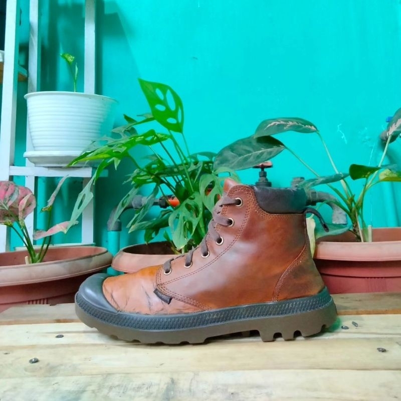 sepatu trekking casual outdoor leather boots palladium size 42