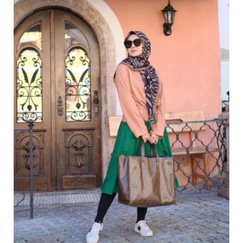 Monel boutique - Emerald midi