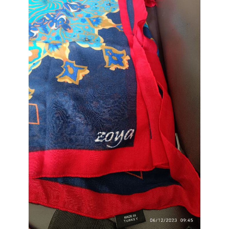 hijab segi empat zoya