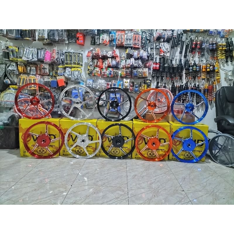 VELG VND AK55 RING 17 dan VELG VSPEED BINTANG GEN2/V2 RING 17.VARIO 125/150 OLD/NEW , VARIO 125 SUPE