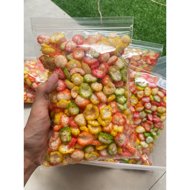 

Kerupuk Bawang Mini Pedas Gurih / Cemilan Kerupuk Kancing Pedes - Merindoe Snack