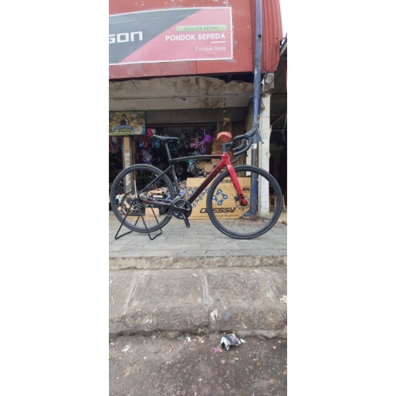 Road Bike Strattos S7 Disc (Seken/Second Seperti Baru Mulus)