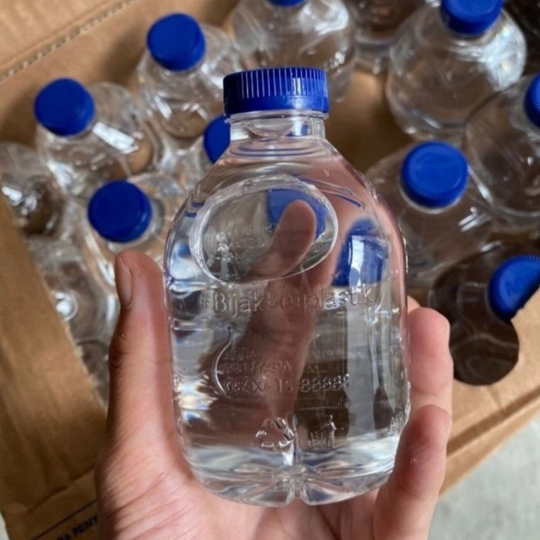 

Best Pr0duk AQUA CUBE 220 ML X 24 mini / Air Mineral Stock Masih Banyak