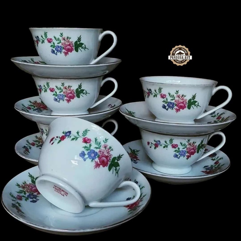 Cangkir teh lawas cantik