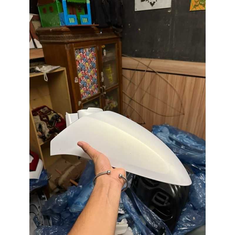 Spakbor depan slebor depan scoopy prestige putih k2f tahun 2021