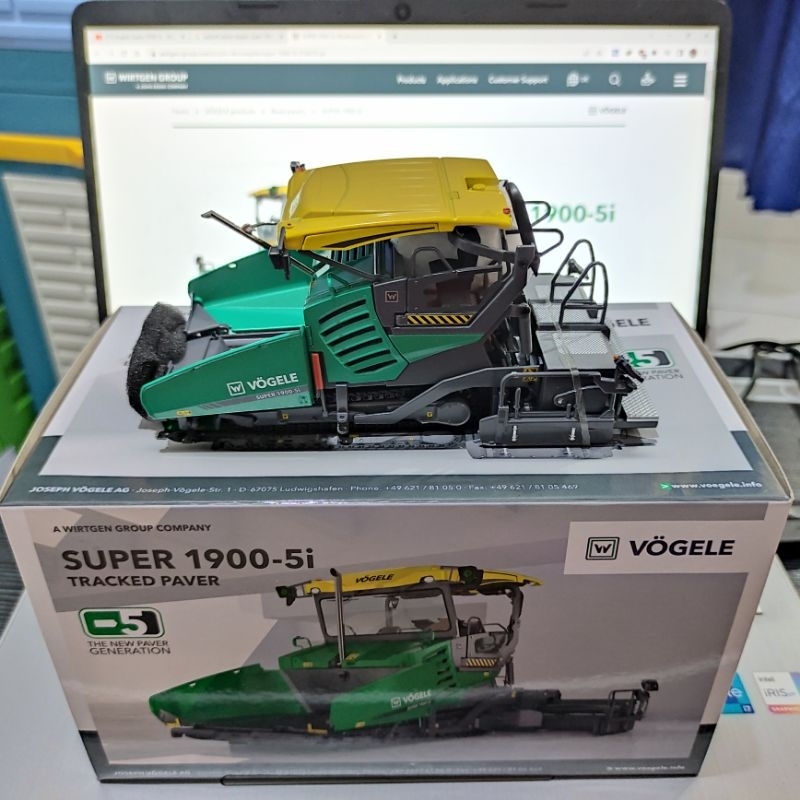 Diecast Miniatur Alat Berat Asphalt Paver Vogele Super 1900-5i 1:50 NZG