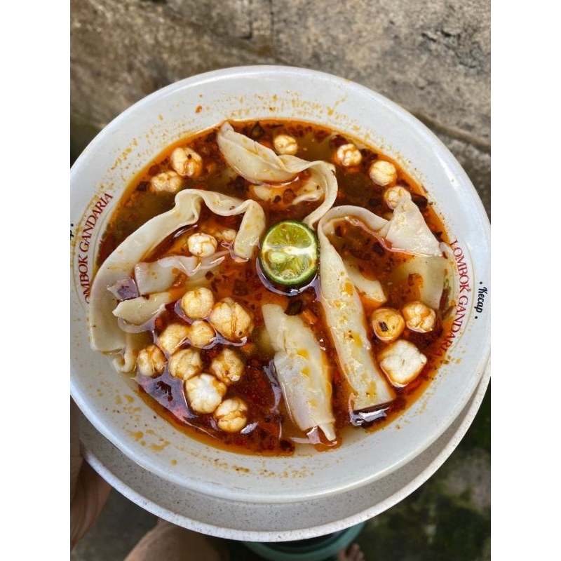 

WONTON/PANGSIT AYAM CHILI OIL