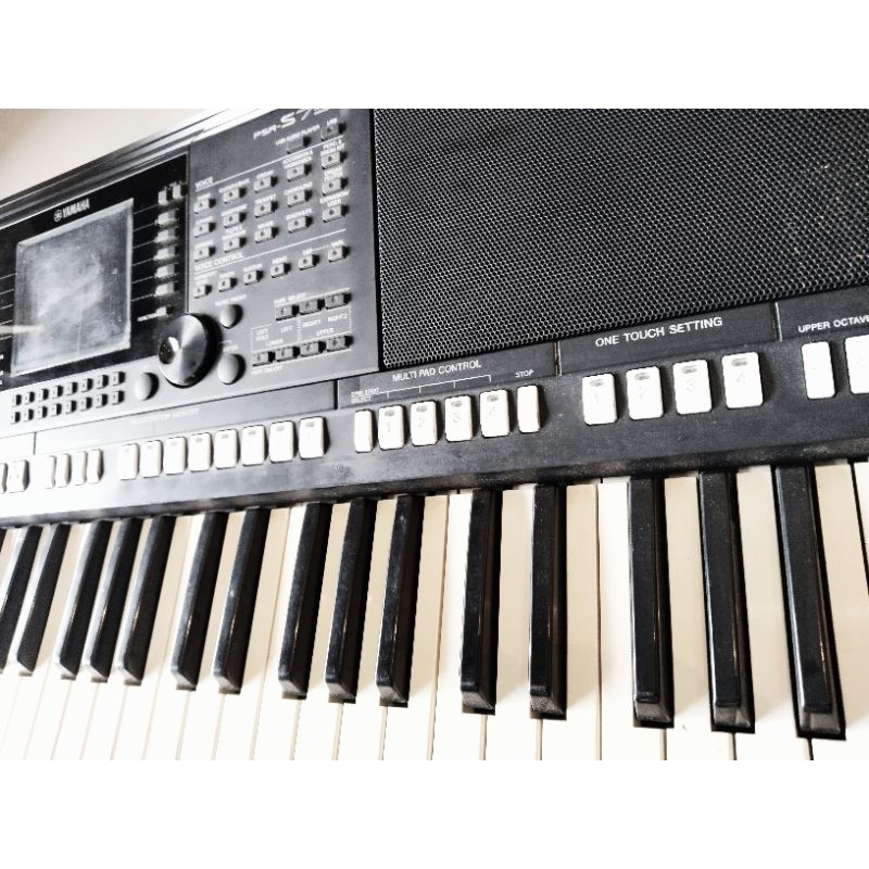Yamaha psr s750