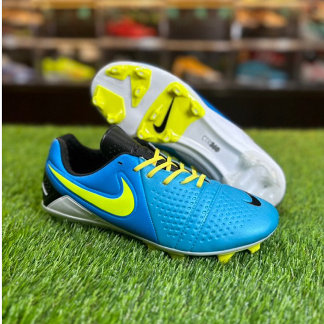 Sepatu Bola CTR 360 Maestri III FG Replika Premium Impor