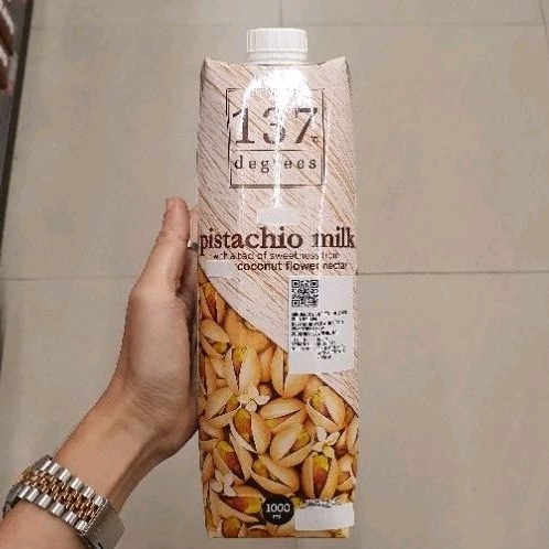 

137 degrees pistachio milk susu dengan Gula Kelapa coconut IMPORT 1 liter