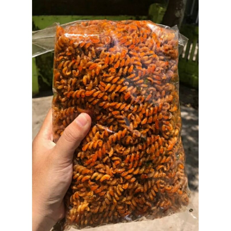 

macaroni ulir pedas kemasan 500gr dan 1kg