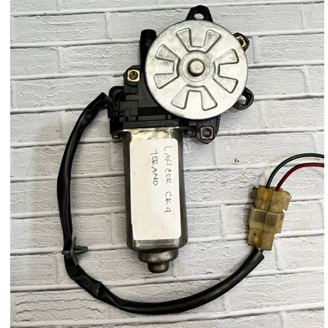 Dinamo Power Window Lancer CK 4 Terano Kanan Depan