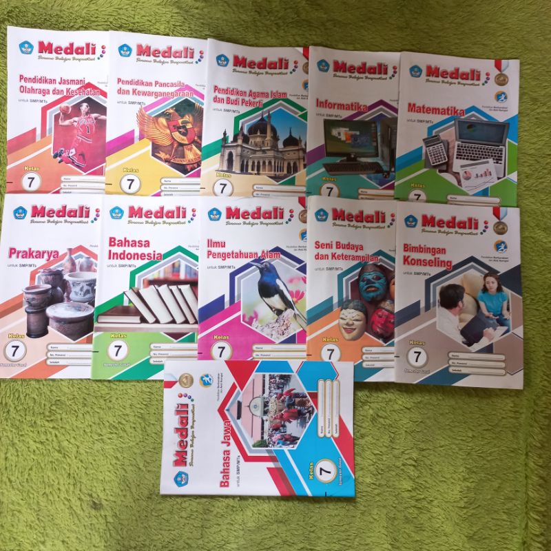 BUKU LKS MEDALI KELAS 7 SEMESTER GASAL/1 PENDIDIKAN JASMANAI OLAHRAGA PANCASILA AGAMA ISLAM INFORMAT