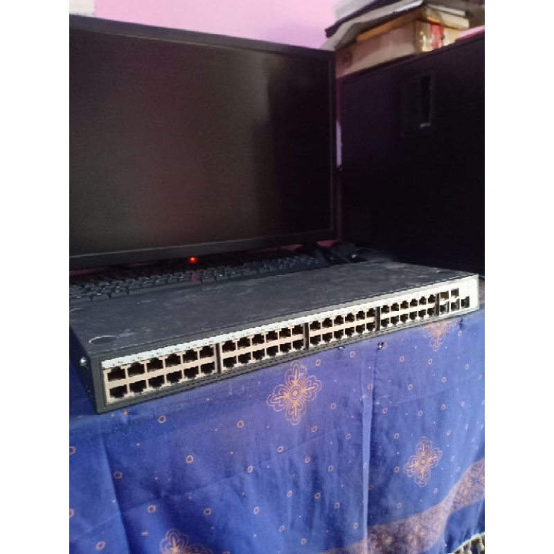 Switch 3 Com Baseline 2250-SFP Plus switch 50 port