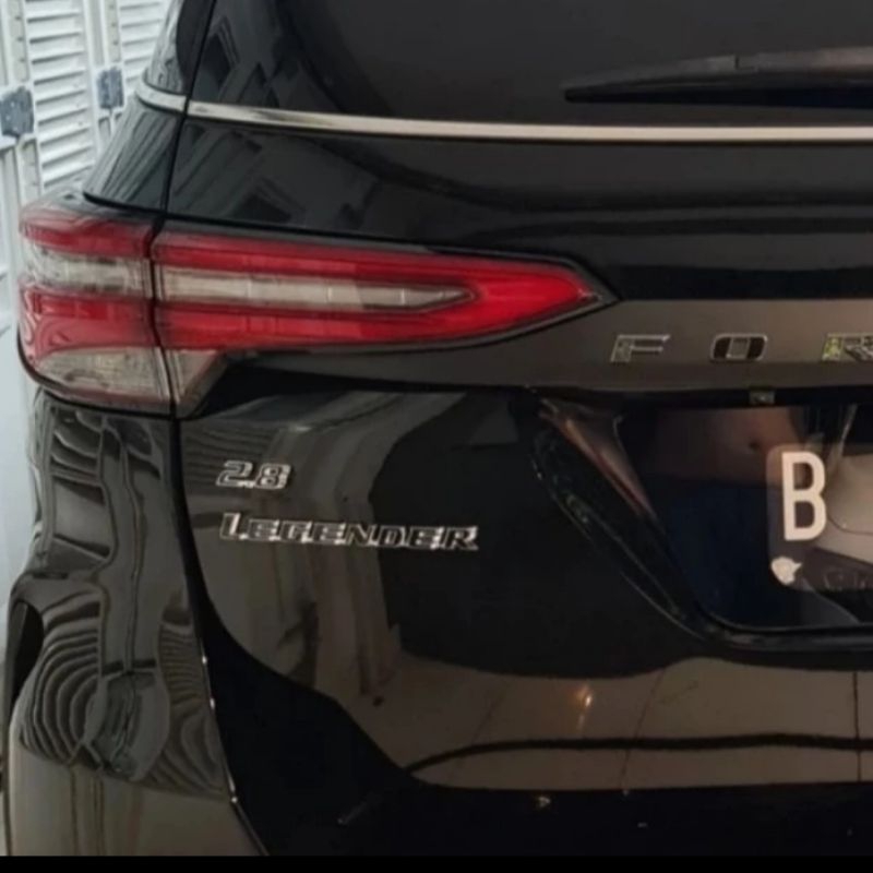 emblem fortuner legender + 2.8