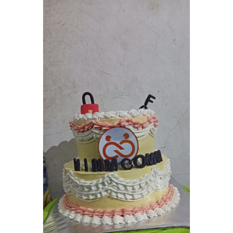 

KUE ULANG TAHUN 2 TIERS BAWAH DUMMY