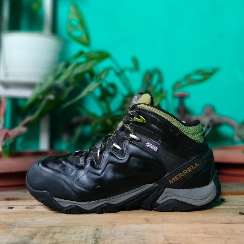 Sepatu gunung hiking treking outdoor merrell size 41