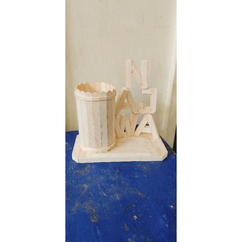 

TEMPAT PENCIL DARI STIK (BISA REQUEST NAMA)