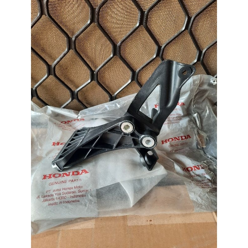 Stay Comp Dudukan Tameng Body Lampu Depan Motor Honda Scoopy New K2F 2021 2023 Original Ahm