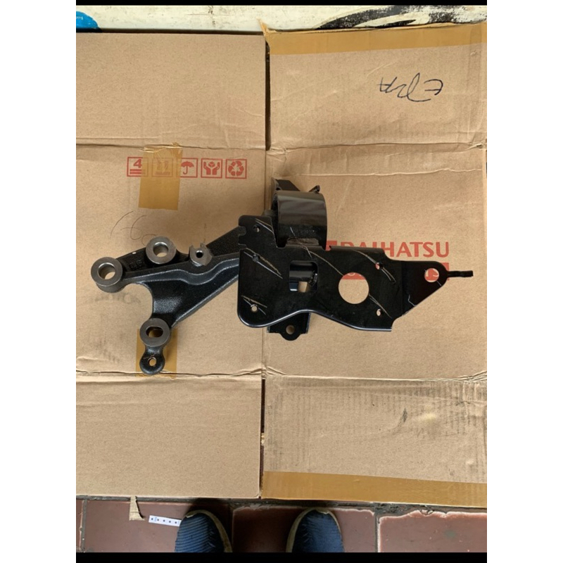 Engine mounting kiri manual agya ayla 1000cc original