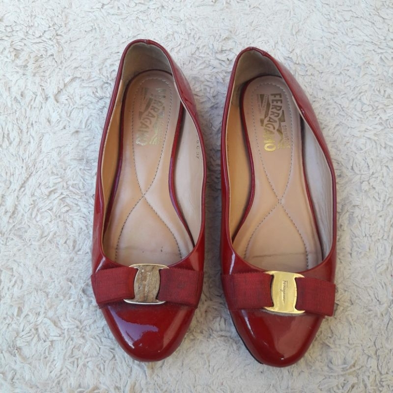 Sepatu Salvatore Ferragamo Wanita Merah Flat Shoes Size 37