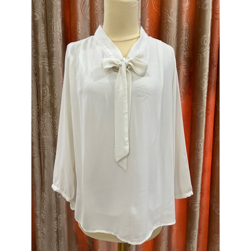 Atasan bw (lengan no furing) GLACIER, size M, LD 96; P 59-63, PL - LIKE NEW