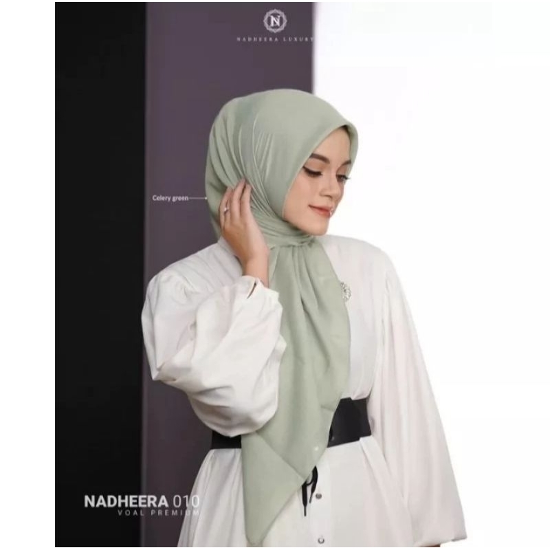 HIJAB NADHEERA 010