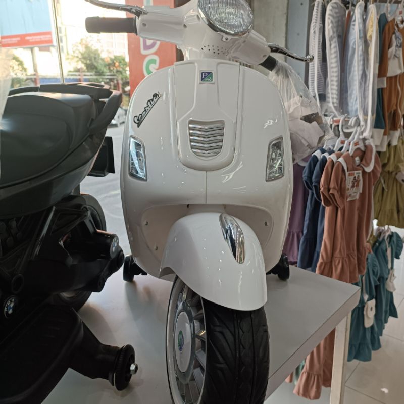 motor accu baterai vestic PMB M-288  aki vespa anak anak roda 2 + 2 roda kecil penyangga