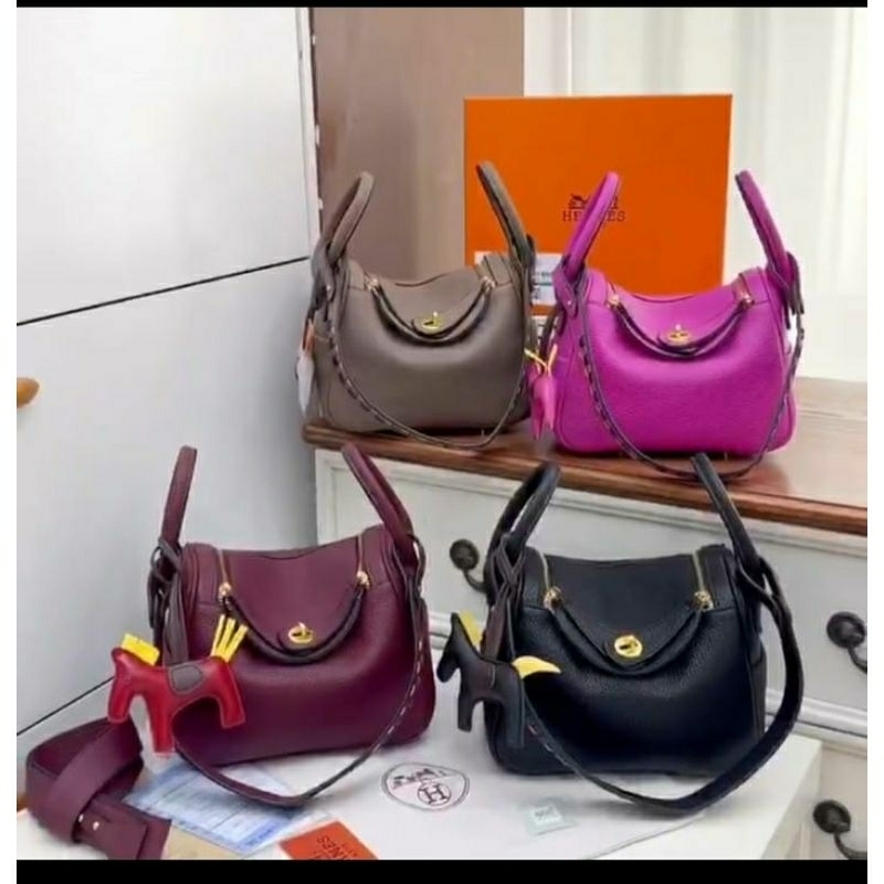 (MICROCHIP/GOLD 22) LINDY 8806-22 WITH BOX