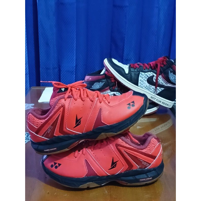 Sepatu Badminton Yonex SC6LD Vintage second