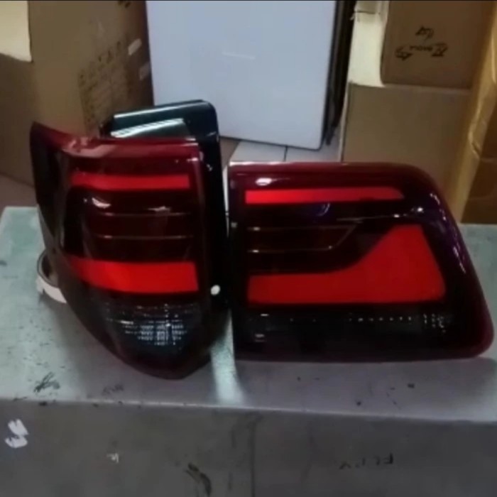 STOPLAMP VARIASI FORTUNER 2012-2015 MODEL YZ RED SMOKE