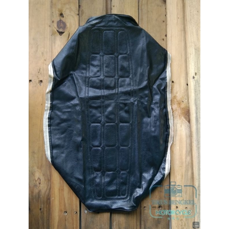 Cover Sarung Kulit Jok Sadel Suzuki Gp100 Gp125 GP 100 125 Original