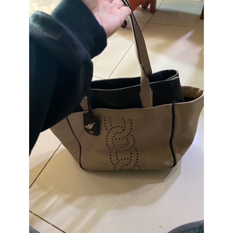 PRELOVED TOTEBAG BAG TAS DIANE VON FURSTENBERG DVF AUTHENTIC IVORY CREAM NUDE 20x20 cm